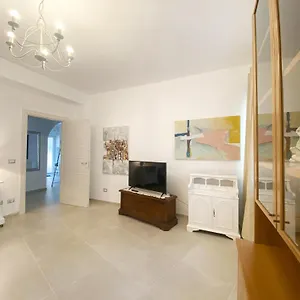 https://comfortable-sea-holidays-and-walks.hotelitalianriviera.com
